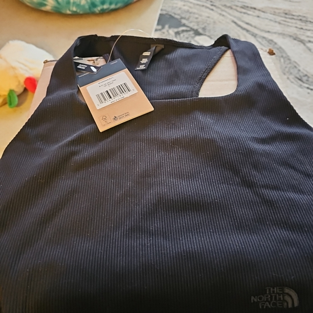The North Face Black Ribbed Racerback Sports Bra - Picture 2 of 6